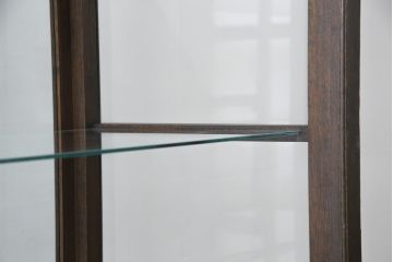 ガラスケースをリペア&カスタム!高さを台輪にて調整。鍵を取り付け、現状のお品物に合わせて着色。(ショーケース、陳列棚)