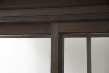 ガラスケースをリペア&カスタム!高さを台輪にて調整。鍵を取り付け、現状のお品物に合わせて着色。(ショーケース、陳列棚)