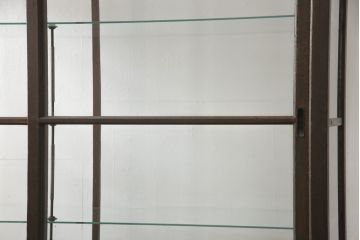 ガラスケースをリペア&カスタム!高さを台輪にて調整。鍵を取り付け、現状のお品物に合わせて着色。(ショーケース、陳列棚)