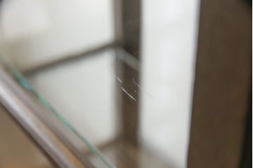 ガラスケースをリペア&カスタム!高さを台輪にて調整。鍵を取り付け、現状のお品物に合わせて着色。(ショーケース、陳列棚)