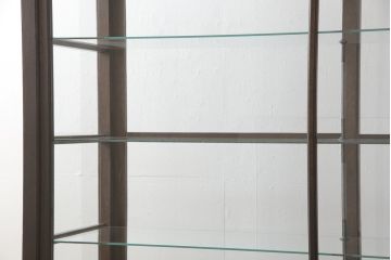 ガラスケースをリペア&カスタム!高さを台輪にて調整。鍵を取り付け、現状のお品物に合わせて着色。(ショーケース、陳列棚)
