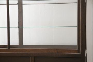 ガラスケースをリペア&カスタム!高さを台輪にて調整。鍵を取り付け、現状のお品物に合わせて着色。(ショーケース、陳列棚)