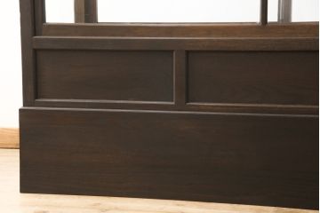 ガラスケースをリペア&カスタム!高さを台輪にて調整。鍵を取り付け、現状のお品物に合わせて着色。(ショーケース、陳列棚)