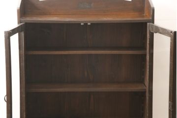 戸棚の見た目を変えずに綺麗にリペア!元の雰囲気を残して仕上げ。(収納棚、本箱、ブックケース)