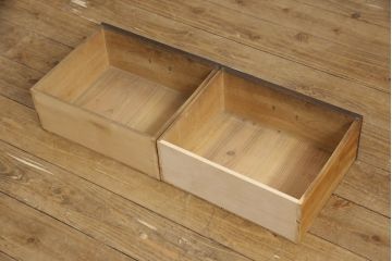 戸棚の見た目を変えずに綺麗にリペア!元の雰囲気を残して仕上げ。(収納棚、本箱、ブックケース)
