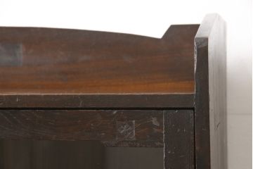 戸棚の見た目を変えずに綺麗にリペア!元の雰囲気を残して仕上げ。(収納棚、本箱、ブックケース)