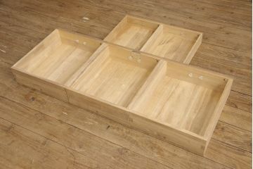 総桐箪笥ローボードをリペア&カスタム!ご指定箇所に配線穴あけ加工。現状の木色や蒔絵を残すため着色はせず、汚れが目立つ部分のみ砥の粉で仕上げ。(テレビ台、桐たんす、収納棚、戸棚、サイドボード)