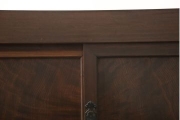 水屋箪笥をリペア&カスタム!棚板2枚製作し、天板落下防止の支えを取り外し。天板を新しく張り直し、内部補強。本体は現状をベース着色。(サイドボード、収納棚、戸棚、ローボード)