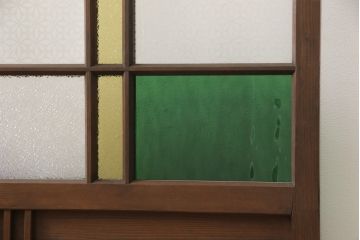 ガラス戸2枚にリペア&カスタム!指定箇所に色ガラスと当店オリジナルの花菱模様ガラスへ交換。(引き戸、建具)