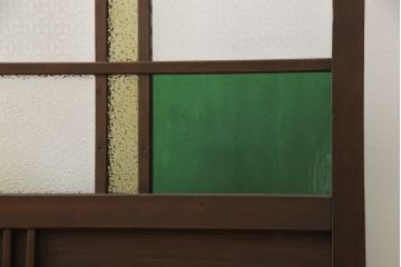 ガラス戸2枚にリペア&カスタム!指定箇所に色ガラスと当店オリジナルの花菱模様ガラスへ交換。(引き戸、建具)