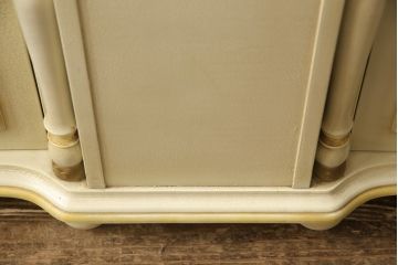 ワードローブをリペア&カスタム!!内部背板を本体の色味に合わせて塗装。(洋服タンス、収納棚)
