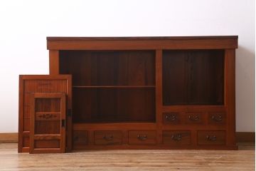 水屋箪笥サイドボードをリペア&カスタム!天板の溝に合わせガラスをはめ込み、本体とガラスの間の溝はコーキング加工。(収納棚、戸棚、テレビ台、キャビネット、食器棚)