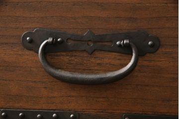 総桐箪笥ローボードをリペア&カスタム!天板を内側から補強。修繕箇所を本体と馴染むよう着色。 (桐たんす、和たんす、ローチェスト、テレビ台、引き出し)