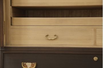 加茂総桐箪笥をリペア&カスタム!内部はそのままに、本体外側のみブラウン系で着色。(総桐たんす、引き出し、チェスト、着物箪笥、和タンス)