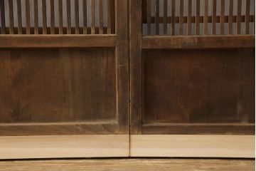 格子戸4枚をリペア&カスタム!高さをリサイズし、引手・戸車を取付け。(上げ下げ障子、引き戸)