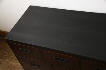 ローボードをリペア&カスタム!天板・木脚を製作し取り付け。欠損していた引手も取り付け。新材を使用した部分、本体は現状をベースに着色。(引き出し、リビングボード、テレビ台、テレビボード、ローチェスト)