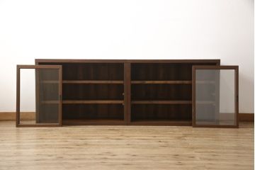 収納棚の見た目を変えずに綺麗にリペア!修繕箇所は本体と馴染ませ、本体は現状をベースにして1トーン程落ち着いた色味に着色。(キャビネット、食器棚、戸棚、本箱、サイドボード)