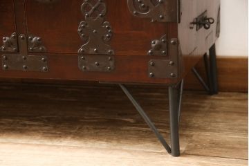 ローボードをリペア&カスタム!鉄脚を取り付け、側面に埋め木加工を施し、本体は現状の色味を活かして仕上げ。(ローチェスト、テレビ台、引き出し、和たんす、時代箪笥)