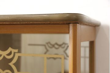 キャビネットの見た目は変えずに綺麗にリペア!修繕箇所は本体と馴染ませ、木部は現状の品物に合わせて着色。(キュリオケース、ガラスケース、ショーケース、陳列棚、飾り棚、イギリス、英国)