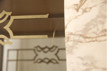 キャビネットの見た目は変えずに綺麗にリペア!修繕箇所は本体と馴染ませ、木部は現状の品物に合わせて着色。(キュリオケース、ガラスケース、ショーケース、陳列棚、飾り棚、イギリス、英国)