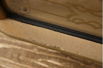 キャビネットの見た目は変えずに綺麗にリペア!修繕箇所は本体と馴染ませ、木部は現状の品物に合わせて着色。(キュリオケース、ガラスケース、ショーケース、陳列棚、飾り棚、イギリス、英国)