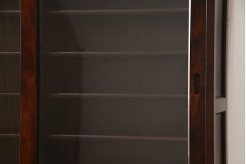 食器棚をリペア&カスタム!下段左側に棚板1枚製作し取り付け、棚ダボを2ヵ所追加。(キャビネット、戸棚、収納棚)