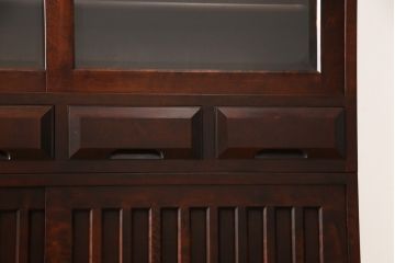 食器棚をリペア&カスタム!下段左側に棚板1枚製作し取り付け、棚ダボを2ヵ所追加。(キャビネット、戸棚、収納棚)