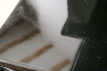 飾り棚をリペア&カスタム!傷が目立つ箇所に金継ぎのような塗装仕上げ。(茶棚、キャビネット)
