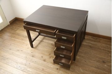 片袖デスクの見た目を変えずに綺麗にリペア!現状をベースに1トーン程落ち着いた色味に着色。(ワークデスク、机、在宅ワーク、在宅用)