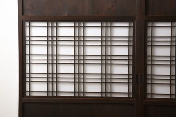 障子帯戸をリペア&カスタム!高さをリサイズし、既存の障子をプラスチック障子紙に張り替え。現状のお品物に合わせて1トーン程落ち着いた色に着色。(板戸、引き戸)