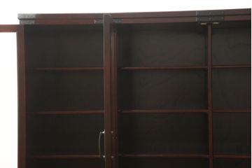 水屋箪笥キャビネットをリペア&カスタム!希望の高さにカットした脚を取り付け。新材使用の脚はリペア後の本体に合わせて着色。(食器棚、戸棚、収納棚、飾り棚)