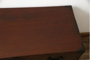 米沢箪笥をリペア&カスタム!当店商品を参考に脚を取付け、天板を内側から補強。現状のお品物に合わせて1トーン程落ち着いた色に着色。(和たんす、収納箪笥、時代箪笥、整理タンス)