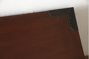 米沢箪笥をリペア&カスタム!当店商品を参考に脚を取付け、天板を内側から補強。現状のお品物に合わせて1トーン程落ち着いた色に着色。(和たんす、収納箪笥、時代箪笥、整理タンス)