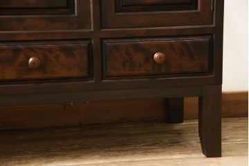 ローボードをリペア&カスタム!脚を取り付け、天板をリペア。新材使用の脚は、本体に合わせて着色。(収納棚、戸棚、サイドボード、テレビ台、テレビボード)