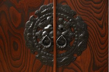 サイドボードをリペア&カスタム!配線用穴あけ加工を施し、お盆2杯・棚板1枚製作。色味は現状のお品物に合わせて着色。(ローボード、サイドキャビネット、収納棚、戸棚、テレビ台、着物箪笥)