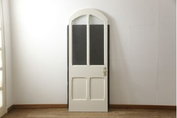 木製ドアをリペア&カスタム!ドアノブ・丁番取り付け、ドアポストを穴埋め、ルームプレート取り外し。アール型の内壁に合わせた戸枠製作。全体をアンティークホワイトに着色。(木製扉、ガラス扉)