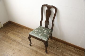 チェアをリペア&カスタム!ご希望の生地に座面を張り替え、本体は現状をベースにして1トーン程落ち着いた色味に着色。(ダイニングチェア、椅子、イス)
