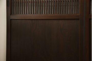 格子帯戸4枚をリペア&カスタム!葵戸引手を取り付け、色味は当店商品を参考に着色。(板戸、引き戸、建具)