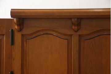 コーナーカウンターをリペア&カスタム!開き扉を新たに製作し、色味は既存の色に合わせた着色。(収納棚、カウンターテーブル)