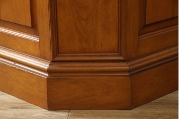コーナーカウンターをリペア&カスタム!開き扉を新たに製作し、色味は既存の色に合わせた着色。(収納棚、カウンターテーブル)