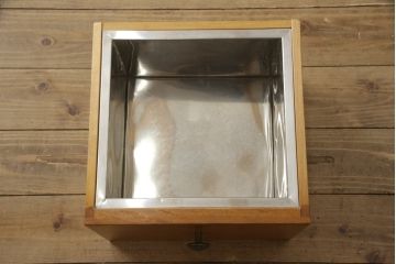 コーナーカウンターをリペア&カスタム!開き扉を新たに製作し、色味は既存の色に合わせた着色。(収納棚、カウンターテーブル)