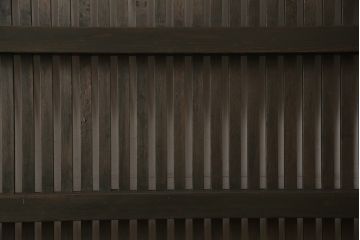 蔵戸をリペア&カスタム!戸首造作し、鎌錠・戸車を取り付け。色味は当店商品を参考に着色。(格子戸、引き戸、玄関戸)