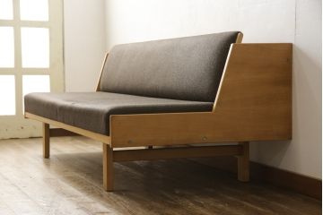 ソファベッドの見た目を変えずに綺麗にリペア!(ソファベッド、3人掛けソファ、ヴィンテージ)
