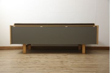 ソファベッドの見た目を変えずに綺麗にリペア!(ソファベッド、3人掛けソファ、ヴィンテージ)