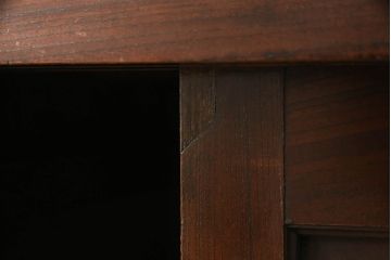 帳場箪笥をリペア&カスタム!棚板を交換し、棚受位置を調整、引き出し背板の割れを修復。金具を黒色に再塗装。本体は最も濃い箇所の色味に合わせて着色しワックス塗装。(重ね箪笥、収納棚)