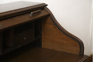 ロールトップデスクをリペア&カスタム!鍵穴に埋木処置をし、背板の加工、真鍮のキャスターを取り付け。現状の雰囲気を残した色味に着色。(机、在宅ワーク、在宅用両袖机、在宅ワーク、在宅用ワークデスク)