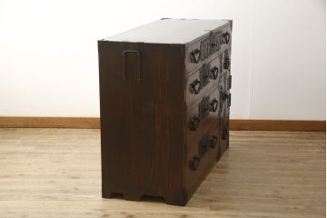 仙台箪笥をリペア&カスタム!奥行をリサイズし、金具を交換。本体は現状のお品物に合わせて1トーン程落ち着いた色に着色し、修繕箇所を本体と馴染ませ仕上げ。(野郎箪笥、時代箪笥、衣装箪笥、和タンス)