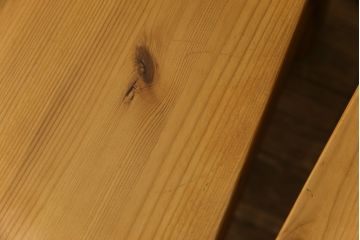 ダイニングチェアをリペア&カスタム!希望の座面高になるよう脚を下からカット。色味は本体に合わせ着色。 (板座チェア、椅子)
