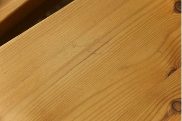 ダイニングチェアをリペア&カスタム!希望の座面高になるよう脚を下からカット。色味は本体に合わせ着色。 (板座チェア、椅子)