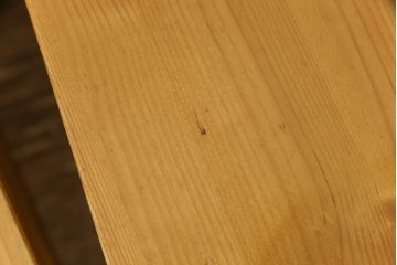 ダイニングチェアをリペア&カスタム!希望の座面高になるよう脚を下からカット。色味は本体に合わせ着色。 (板座チェア、椅子)